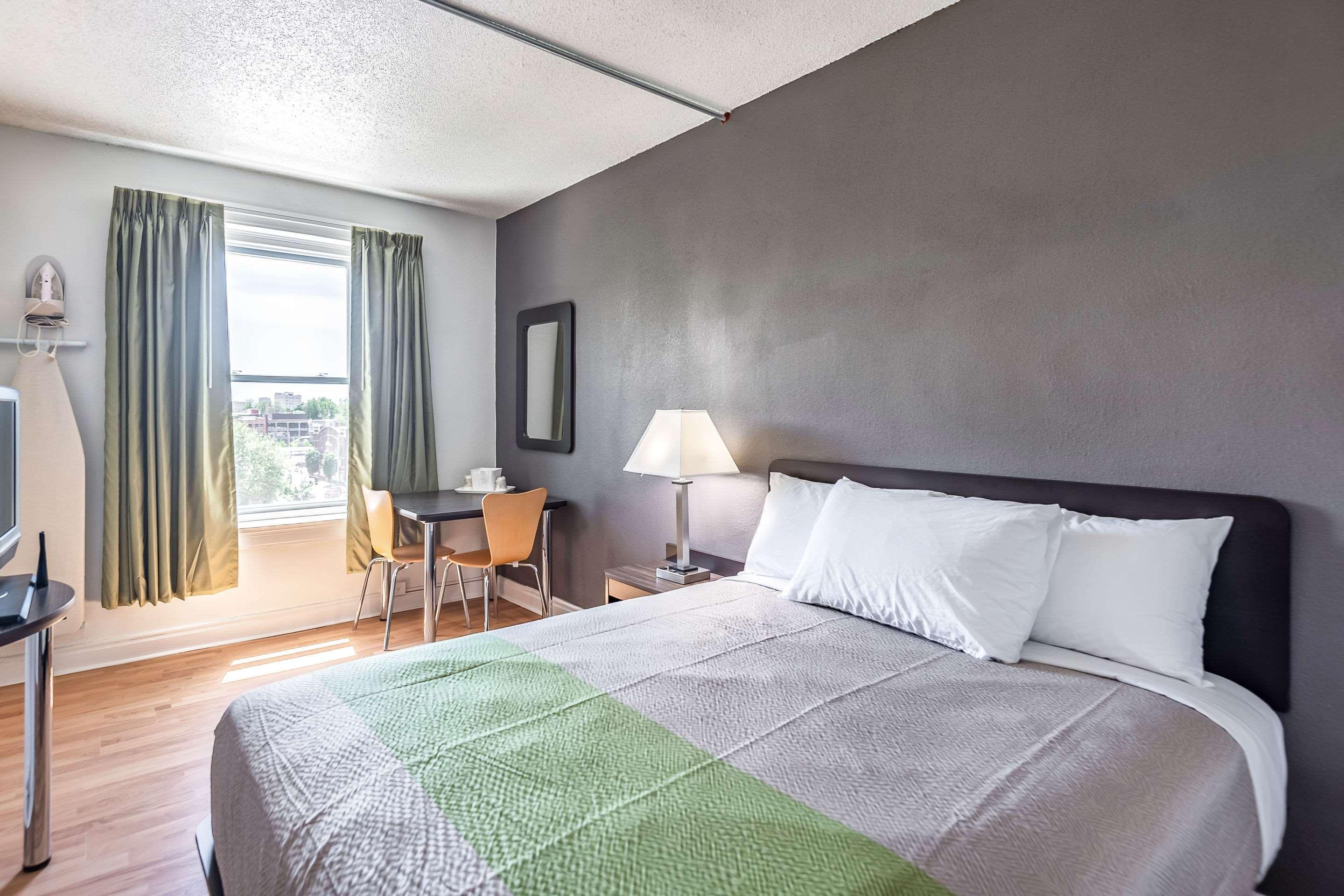 Quality Inn & Suites Kansas City Downtown Екстер'єр фото