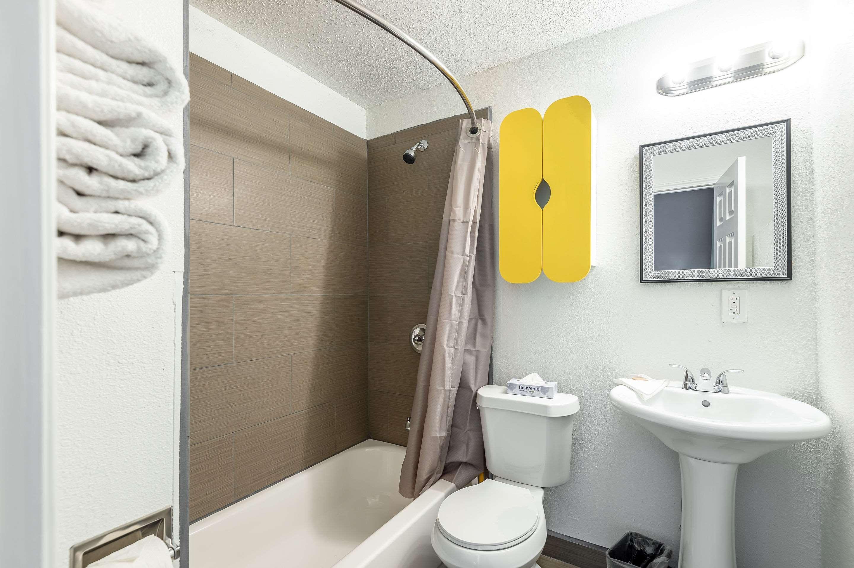 Quality Inn & Suites Kansas City Downtown Екстер'єр фото